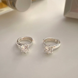 Minimalist 925 sterling silver hoop earrings with classic four-prong solitaire zircon settings