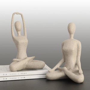 Set di figurine yoga in arenaria nordica per decorazioni d'interni in stile moderno