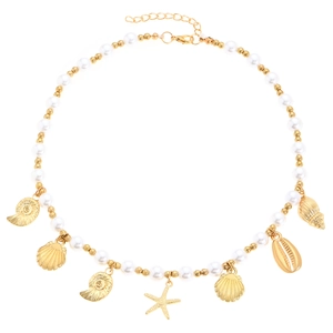 Böhmische Perlenhalskette mit goldenen Seestern-, Muschel- und Schneckenanhängern in Weiß