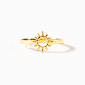 Anello solare minimalista in argento sterling S925 dorato con finitura lucida e radiosa