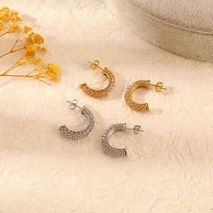 Ohrringe aus 18K vergoldetem Edelstahl mit Zirkonia-Steinen in Gold- und Silberoptik