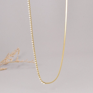 Minimalistische 18K vergoldete Halskette mit kombinierter Tennis- und flacher Schlangenkette