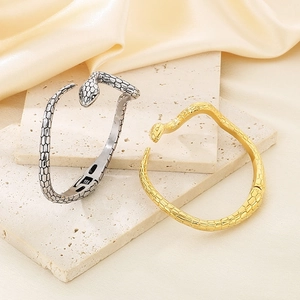 Vintage Schlangen Armreif Edelstahl Offen Schuppenstruktur Tierform Hip Hop Punk Schmuck Für Damen Herren