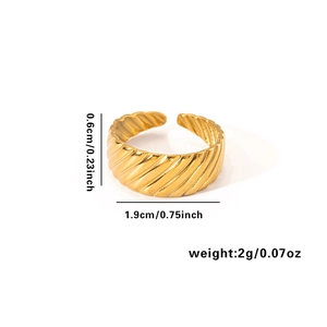 Detailed dimensions of gold star hollow ring with width and weight measurements