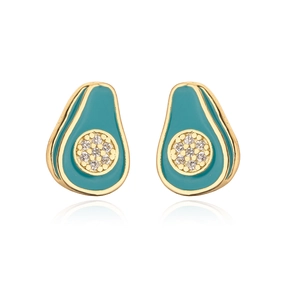 Détail de boucles d'oreilles avocat avec émail vert et zircons scintillants