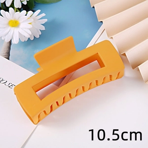 Matte rectangular hair claw clip detail, stylish non-slip hair catch for daily use.
