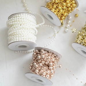 Chaînes de perles et d'étoiles DIY sur bobines pour décorations de Noël et bijoux
