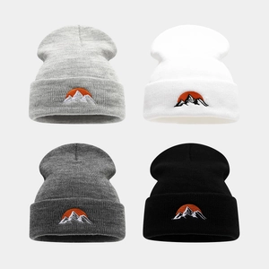 Knit Beanie Hat Acrylic Warm Mountain Sun Embroidery Cuffed Ribbed Skull Cap For Men Women Outdoor Sports