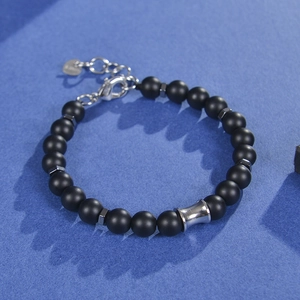 Bracelet en perles de pierre noire mate 8mm pour homme avec tube en argent et fermoir