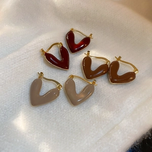 Vintage Heart Enamel Hoop Earrings With Stainless Steel Earring Post V Shaped Alloy Jewelry For Women