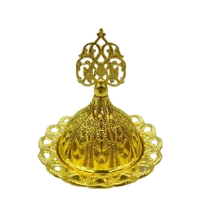 Brûleur d'encens arabe doré avec motifs floraux évidés et couvercle en métal