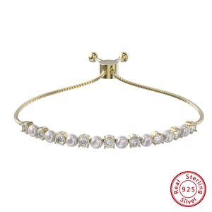 Elegant s925 silver bracelet with pearls and zircons featuring adjustable slider clasp