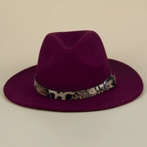 Classic burgundy fedora hat with leopard print belt buckle for stylish women in autumn