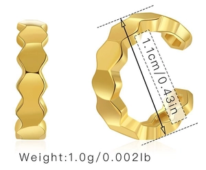 Detail view of 18K gold plated wavy ear cuff showing dimensions 1.1cm and 1.0g weight
