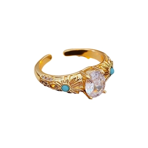 Bague vintage plaquée or 18k avec zircon ovale et accents de tournesol turquoise