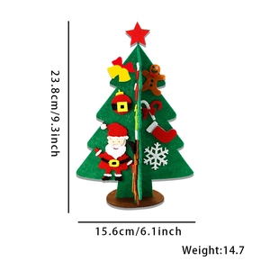 Vista dettagliata dell'albero di Natale in feltro fai-da-te con dimensioni 23,8 cm e 15,6 cm