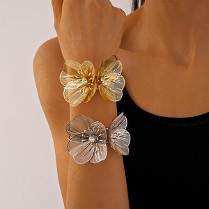 Bracelet Manchette Ouvert Fleur Papillon Ajouré En Métal Strass Bijoux Déclaration Exagérés Pour Femmes Accessoire Mode