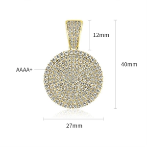 Collier pendentif rond doré serti de zircons cubiques AAAA+ style hip-hop glacé