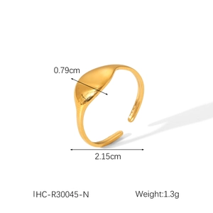 Macro detail of 18K gold plated steel ring with width and diameter measurements