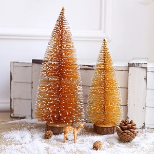 Mini orange-gold sisal Christmas trees with snow effect and natural wooden bases