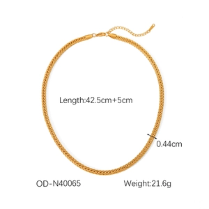 Detailed macro view of 18K gold braided necklace with 42.5cm plus 5cm extension