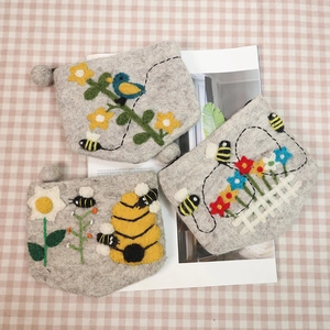Handmade Wool Felt Coin Purse Cute Bee Flower Bird Embroidery Mini Storage Pouch Forest Style Vintage Zipper Wallet For Women