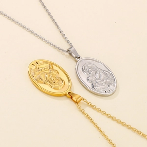 Oval stainless steel mother and child pendant necklaces in gold and silver finish