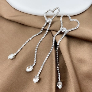 Boucles D'oreilles Pendantes Élégantes À Long Pompon En Strass En Forme De Cœur Avec Tige En Argent Sterling 925 Cuivre