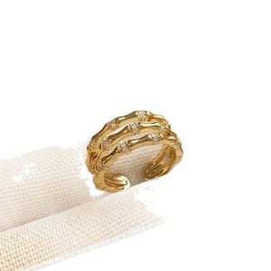 Bague vintage dorée à trois couches style bambou avec zircons pour femmes
