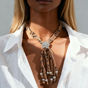 Collier À Gland En Tissu Imprimé Floral Pour Femmes Pendentif Fleur En Alliage Strass Chaîne De Pull Rétro Bohème