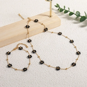Stainless Steel Necklace And Bracelet 18K Gold Plated Jewelry With Black Agate Flower Daisy Motif Minimalist Elegant For Women