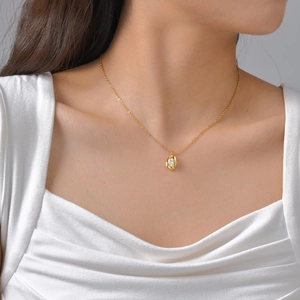 Elegant gold oval water-drop pendant necklace with sparkling white zircon for women