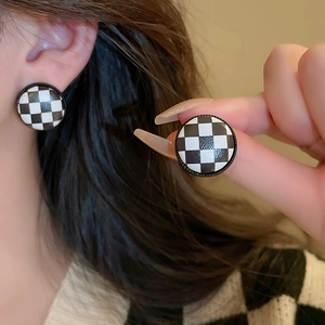 Round Checkerboard Stud Earrings With 925 Sterling Silver Earring Post Leather Texture Alloy Vintage Black White For Women