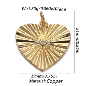 Detailed size chart of gold heart pendant with dimensions and weight in English