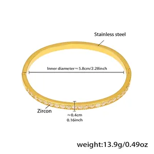 Detailoverzicht van 18k vergulde roestvrijstalen armband met zirkoon en afmetingen