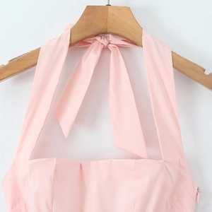 Abito lungo rosa all'americana con scollo squadrato e zip laterale invisibile
