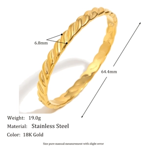 Bracelet jonc torsadé classique plaqué or 18 carats en acier inoxydable avec mesures