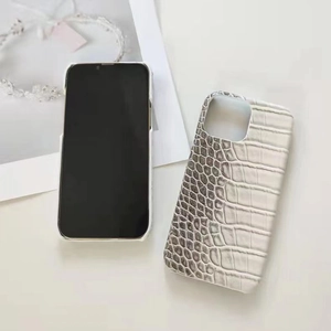 Gradient crocodile texture phone case for iPhone series with half-wrapped protective design