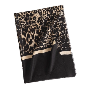 Fashionable leopard print cashmere-like winter scarf with elegant tassels and color blocks