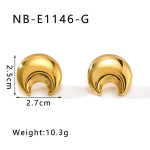 Detailed dimensions of 18K gold plated crescent hoop earrings with weight and size info