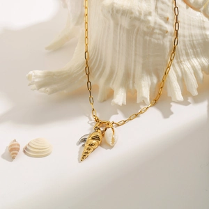 18K gold titanium steel necklace with seashell and conch pendants on paperclip chain