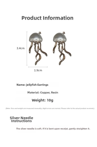 Dimensions détaillées des boucles d'oreilles méduse en cuivre et résine, 3,4 cm par 1,9 cm