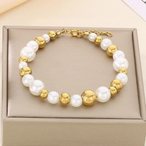 Bracelet À Künstliche Perles Élégant Avec Künstliche Perles De Coquillage Blanches Et Künstliche Perles En Acier Inoxydable Poli Chaîne Ajustable Pour Femme