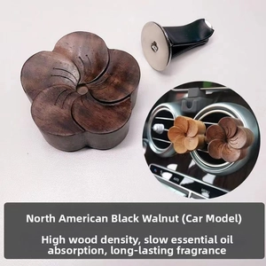 Diffuseur de voiture en noyer noir en forme de prune avec clip d'évent magnétique détaillé