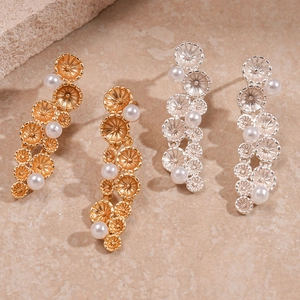 Retro metal flower earrings with white pearls and long tassel drop in gold and silver