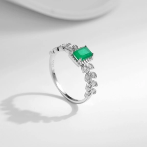 S925 sterling silver emerald-cut green gem ring with sparkling leaf side accents