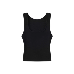 Flachbild-Detailansicht des schwarzen gerippten Crop-Tops mit quadratischem Ausschnitt und Stretch