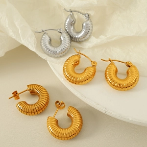 Minimalist 18K gold plated and silver C-shaped chunky ribbed hoop earrings for women