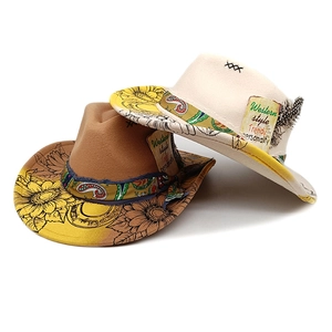 Chapeaux de cowboy en feutre avec motifs tournesols, plumes et ruban cachemire