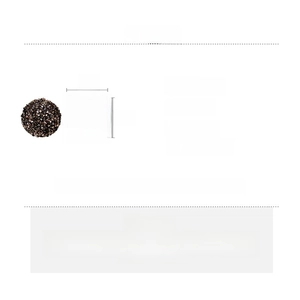 Vue détaillée des boucles d'oreilles cœur en acrylique de 2 cm avec spécifications